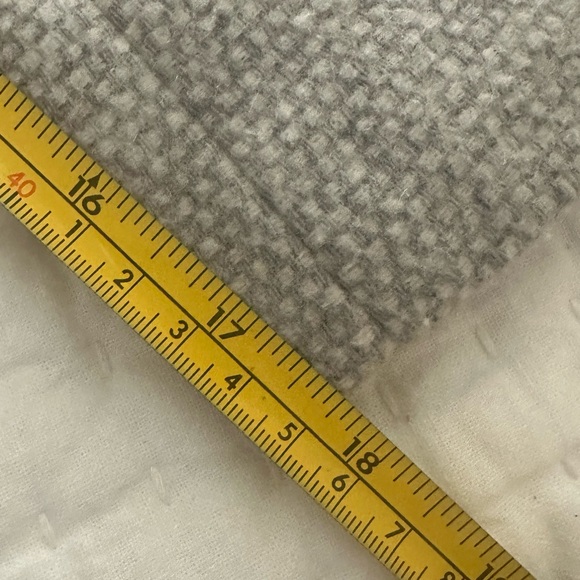 Ann Taylor Wool Blend Pebble Gray Textured Belted Blazer.  Size 6. - Picture 11 of 12